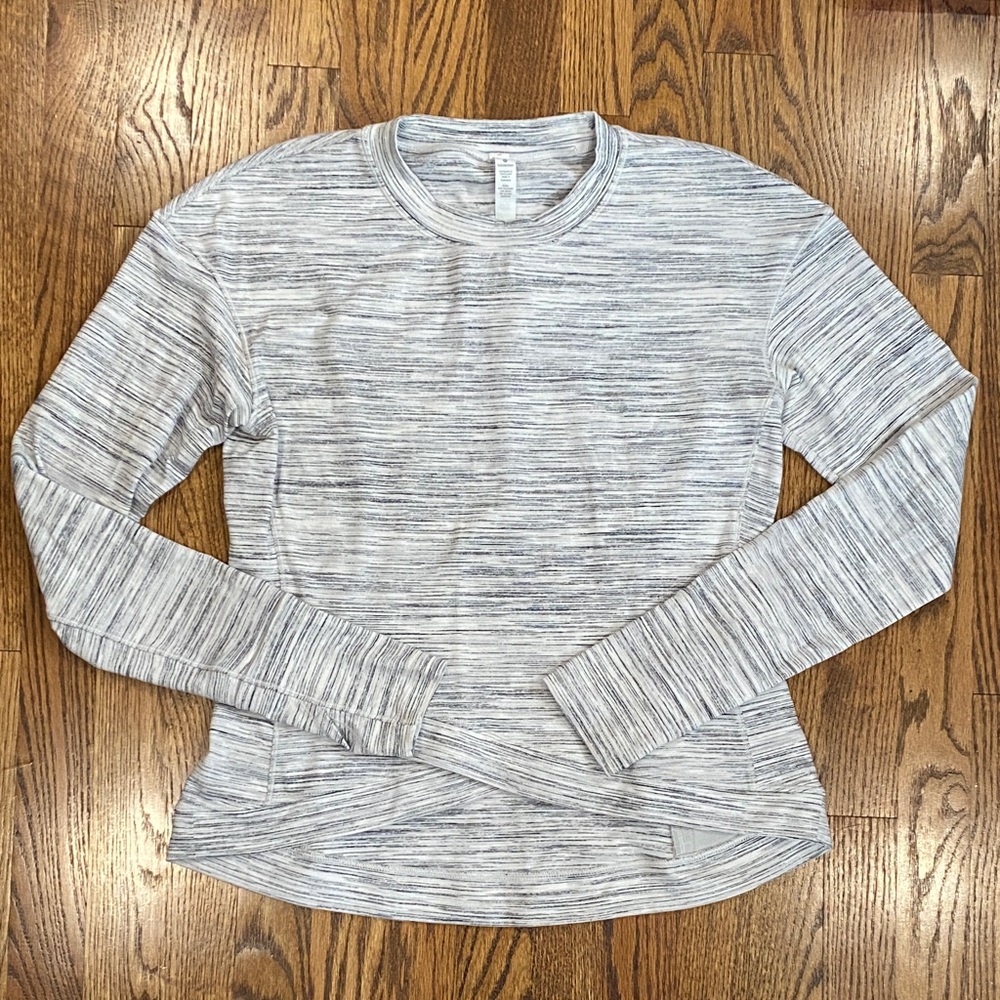 Lululemon Close to Crossing long sleeve, size L. Like new condition